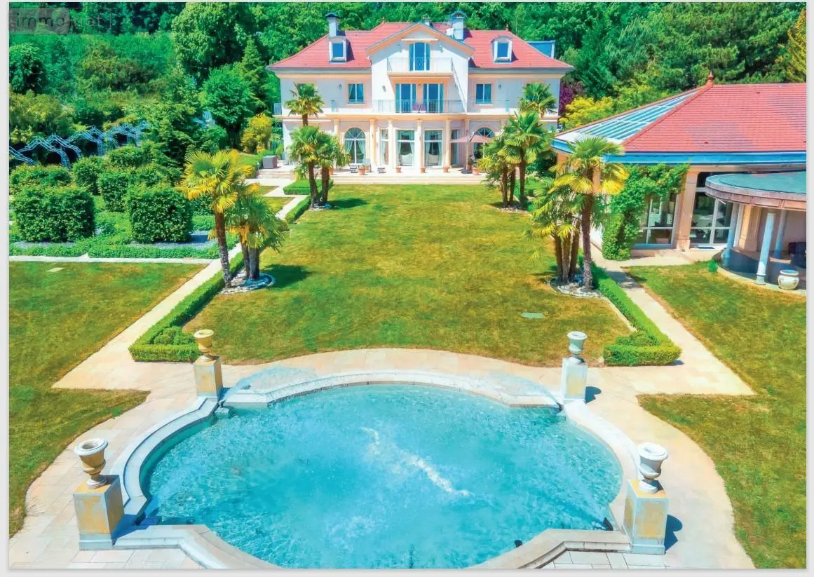 Propriete a vendre Divonne-les-Bains 01220 Ain 01 900 m2 16 pièces 10400000 euros 01047-663 001