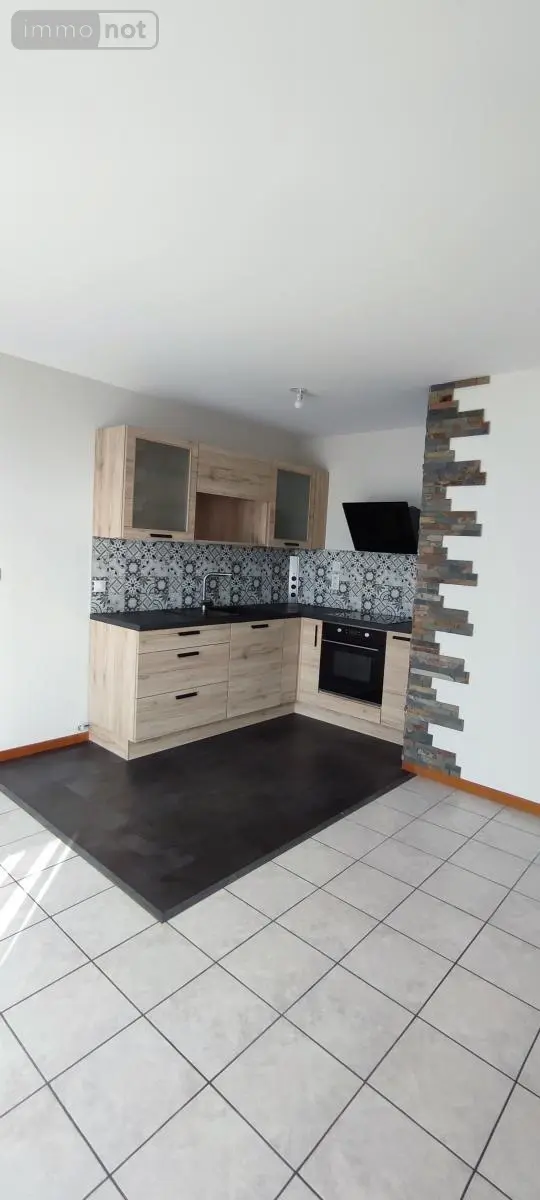 Location appartement Châlons-en-Champagne 51000 Marne 51 57 m2 715 euros 51084-L671 001