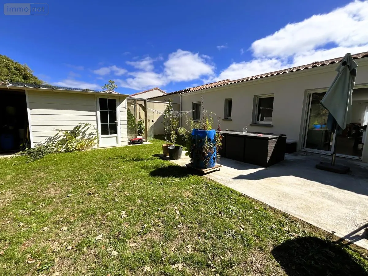 Maison a vendre Saint-Père-en-Retz 44320 Loire-Atlantique 44 82 m2 4 pièces 292650 euros 44086-1537 001