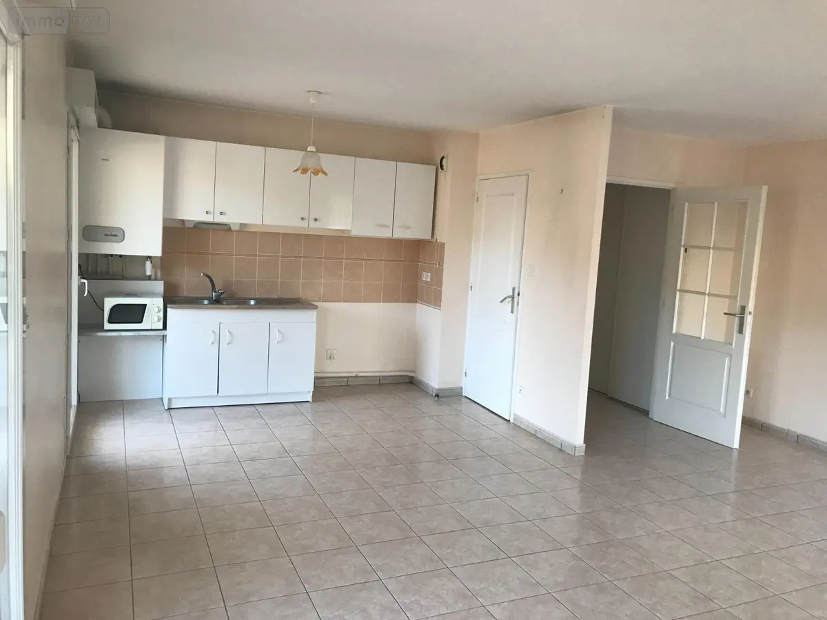 Location appartement Ambérieu-en-Bugey 01500 Ain 01 52 m2 2 pièces 645 euros LA2860-01032 001