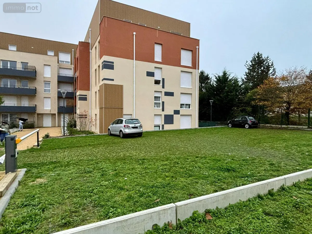 Garage et parking a vendre Poitiers 86000 Vienne 86 137500 euros VS019-86001 001