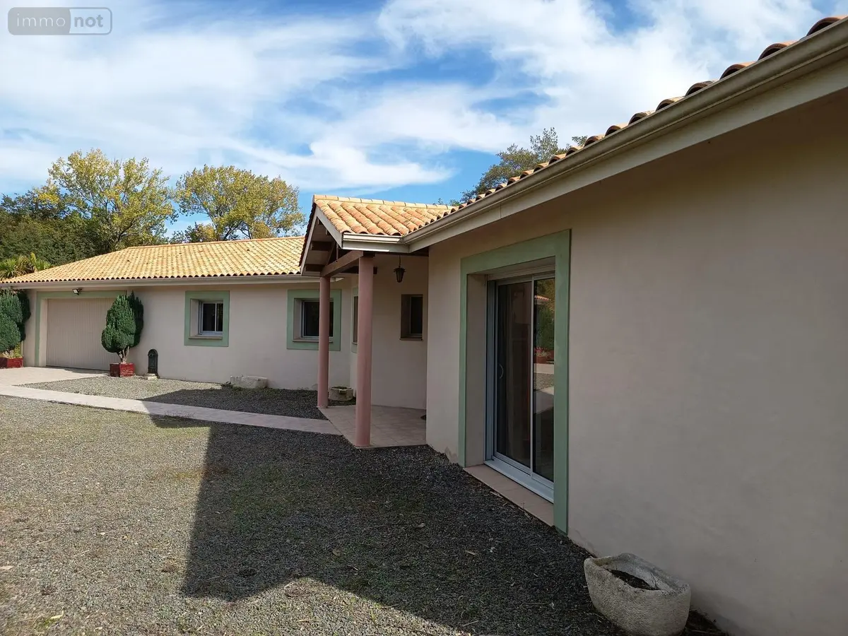 Maison a vendre Challans 85300 Vendée 85 168 m2 5 pièces 394000 euros 998/M/2355-85092 001