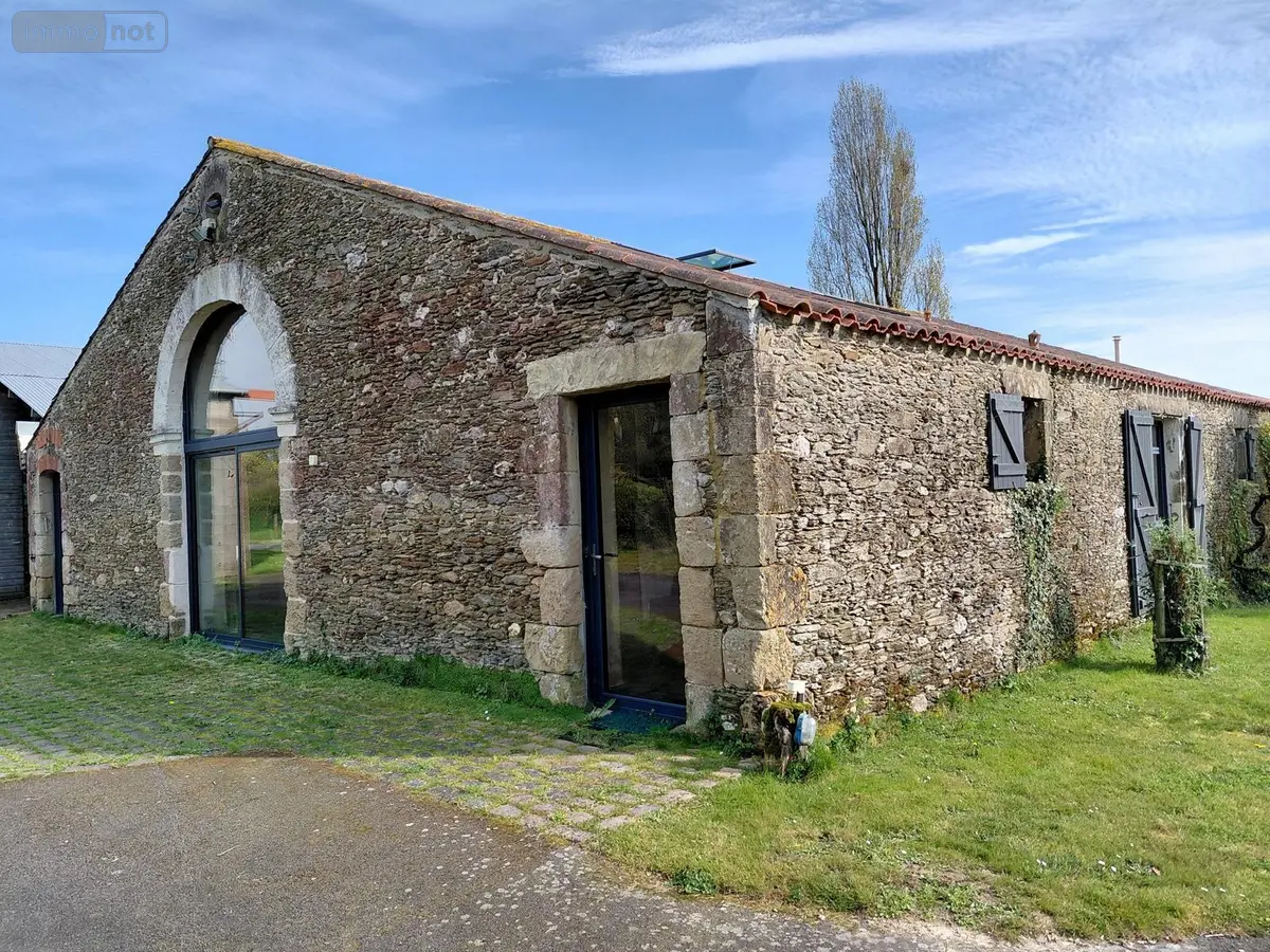 Maison a vendre La Garnache 85710 Vendée 85 438 m2 10 pièces 799000 euros VM5785-85092 001