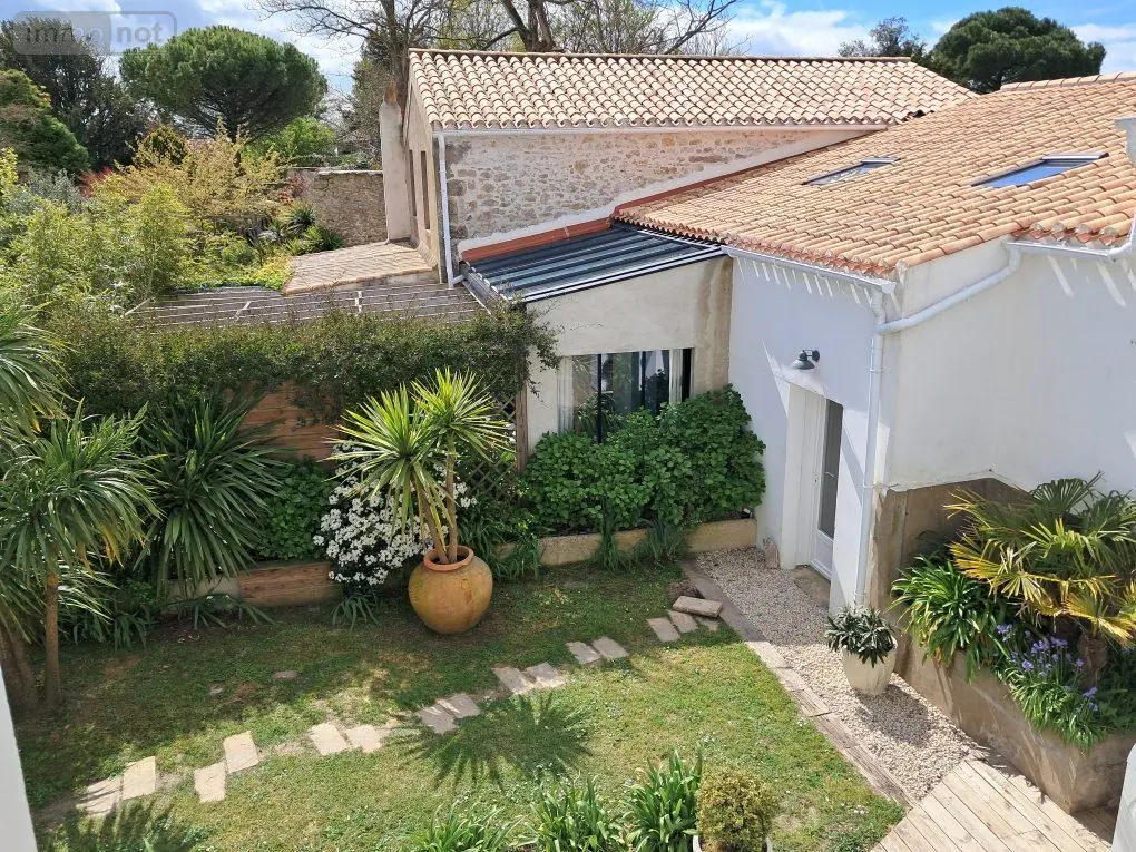 Maison a vendre Bouin 85230 Vendée 85 240 m2 8 pièces 435600 euros 999/M/2317-85092 001