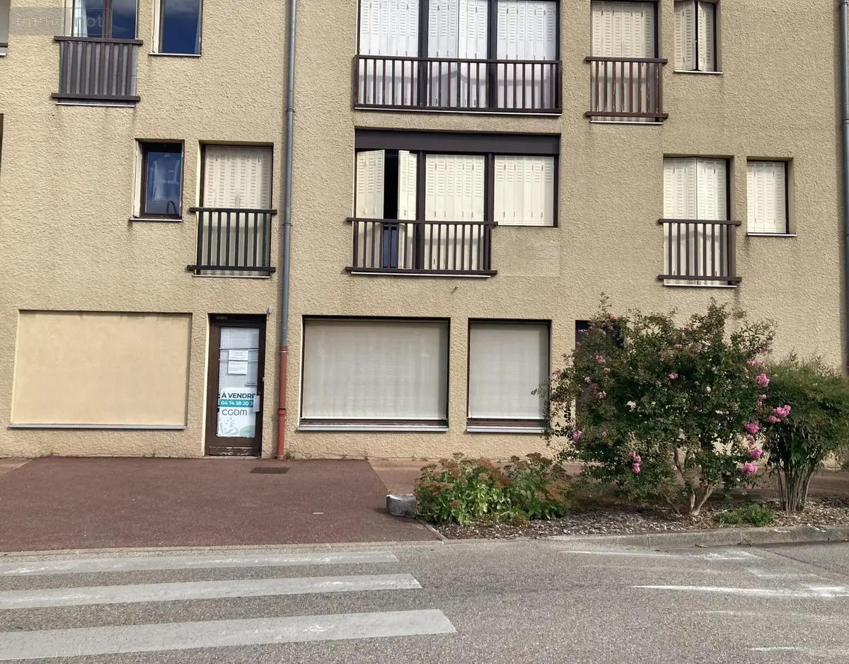 Fonds et murs commerciaux a vendre Saint-Denis-en-Bugey 01500 Ain 01 44 m2 57000 euros VP124-01032 001
