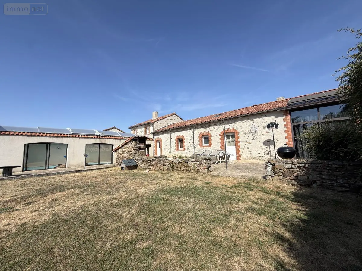 Maison a vendre Cholet 49300 Maine-et-Loire 49 192 m2 8 pièces 417000 euros 49055-102 001