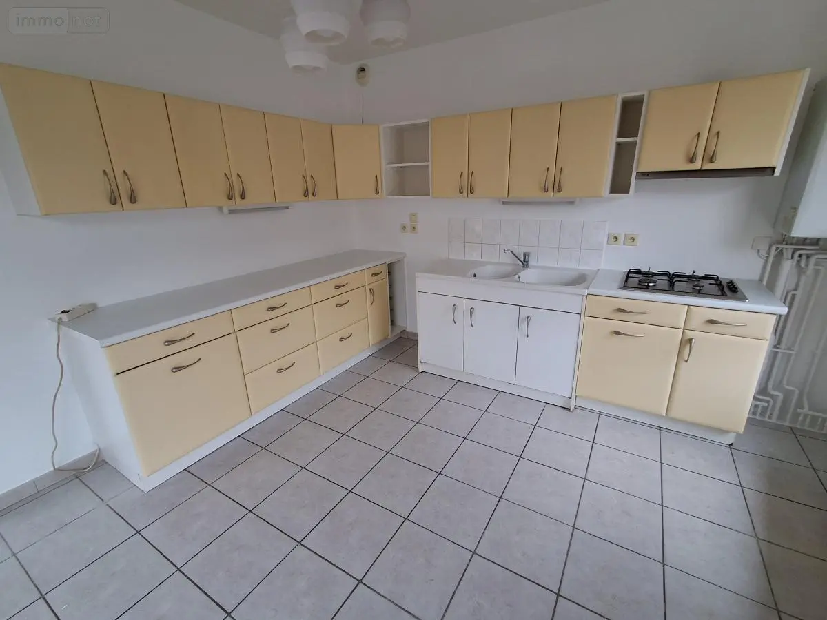 Location appartement Bourg-en-Bresse 01000 Ain 01 76 m2 774 euros 01083-L135 001