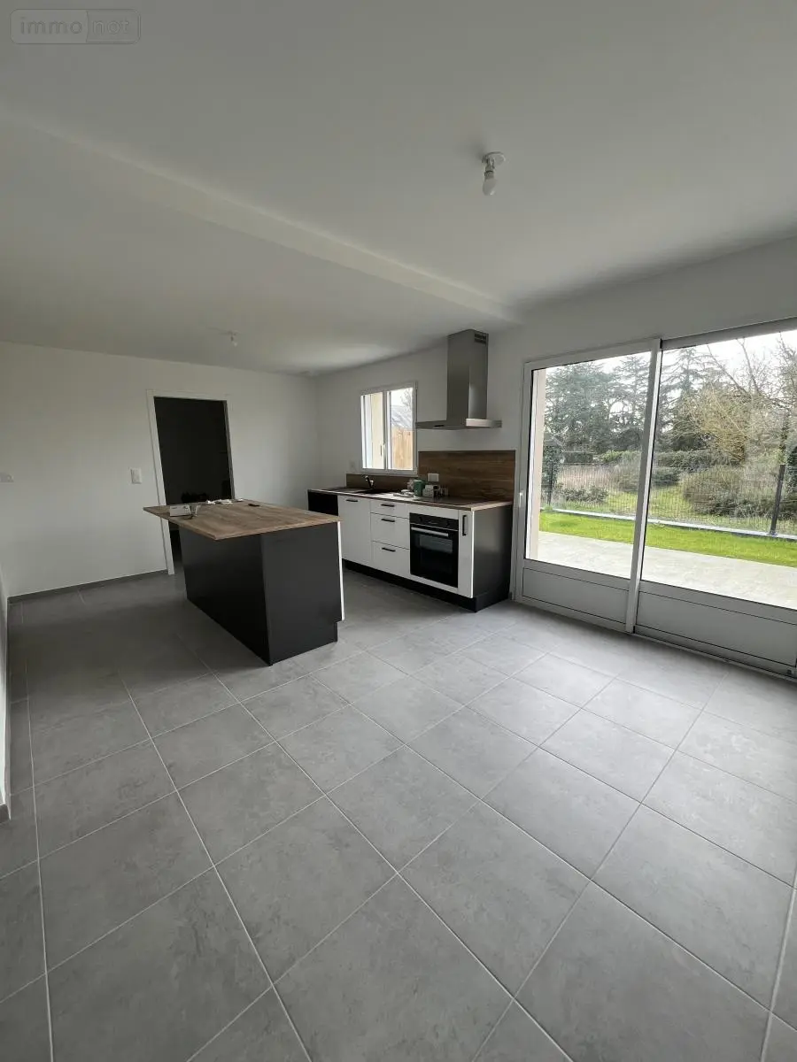 Location maison Saint-Germain-des-Prés 49170 Maine-et-Loire 49 84 m2 995 euros 49019-L249 001