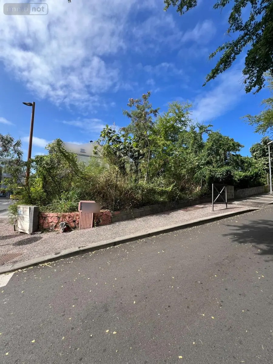 Terrain a batir a vendre L'Étang-Salé 97427 La Réunion 974 365700 euros 97411-379 001