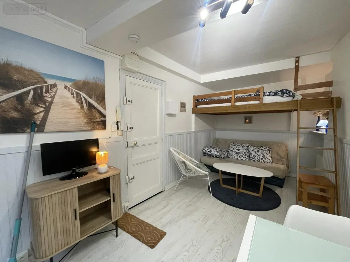Location appartement Saint-Malo 35400 Ille-et-Vilaine 35 22 m2 1 pièce 580 euros 35084-L382 001
