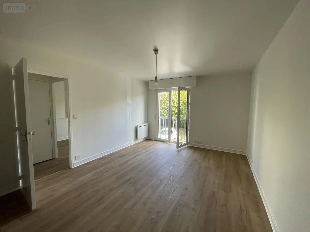Location appartement Saint-Malo 35400 Ille-et-Vilaine 35 39 m2 590 euros 35084-L379 001