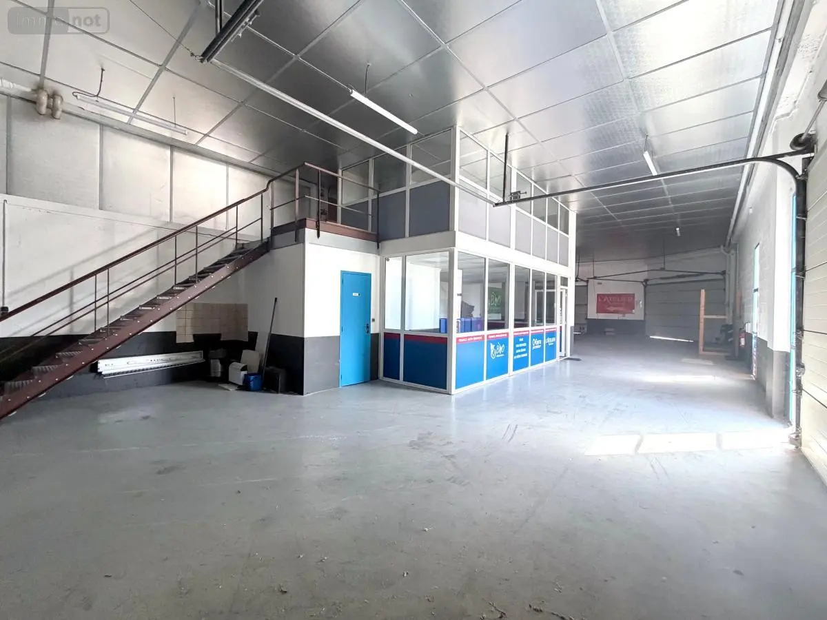 Location fonds et murs commerciaux Châlons-en-Champagne 51000 Marne 51 475 m2 2110 euros 51067-L74 001