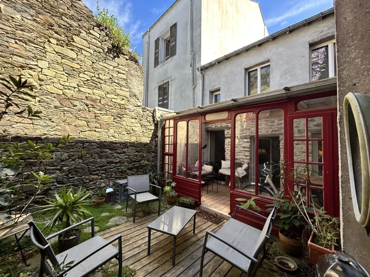 Immeuble de rapport a vendre Le Palais 56360 Morbihan 56 240 m2 838350 euros 56026-829 001