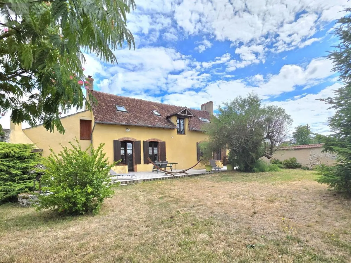 Maison a vendre Mehun-sur-Yèvre 18500 Cher 18 144 m2 5 pièces 267240 euros 18058-35 001