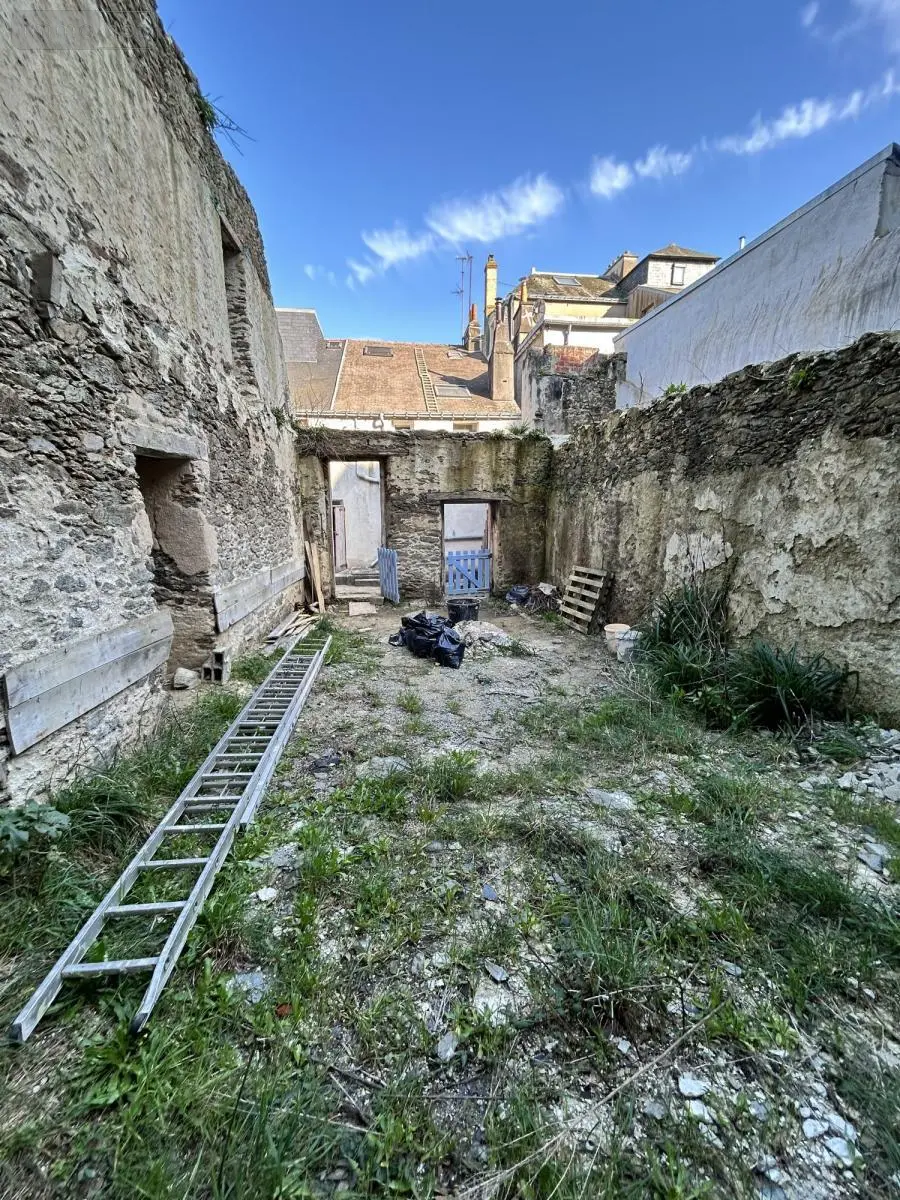 Immeuble de rapport a vendre Le Palais 56360 Morbihan 56 53 m2 145935 euros 56026-830 001