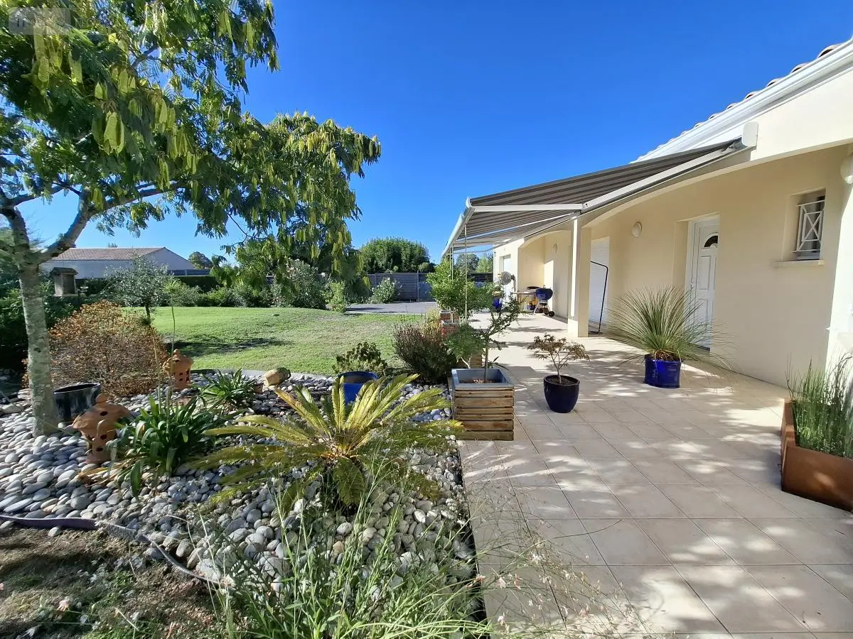 Maison a vendre Saintes 17100 Charente-Maritime 17 134 m2 5 pièces 335000 euros 17111-768 001