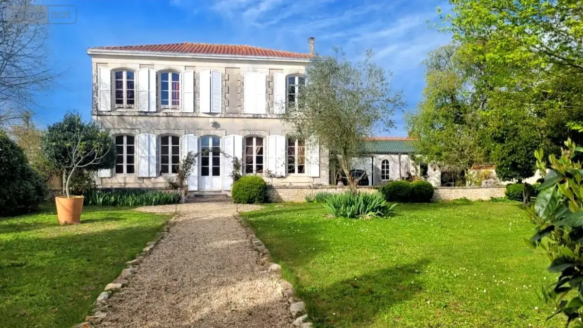Maison a vendre Marans 17230 Charente-Maritime 17 255 m2 8 pièces 638600 euros 17015-521 001