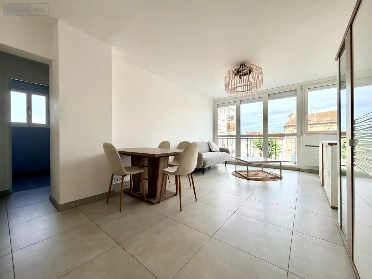Location appartement Reims 51100 Marne 51 54 m2 983 euros 51067-L71 001
