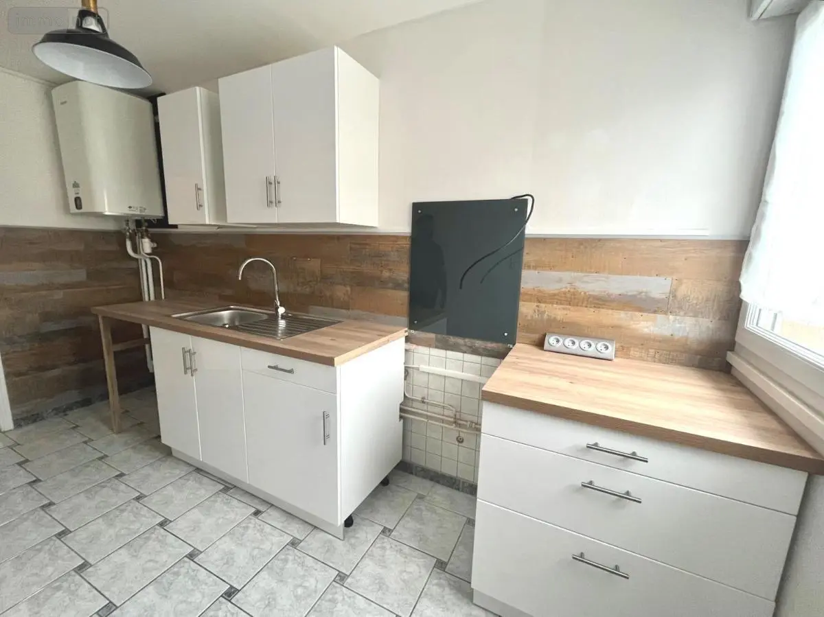 Location appartement Reims 51100 Marne 51 76 m2 4 pièces 875 euros 51047-L166 001