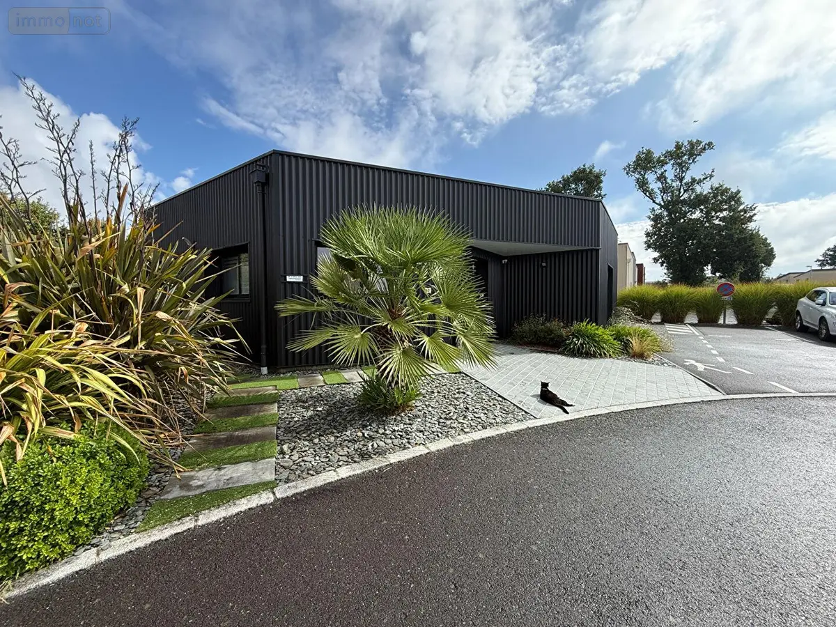 Location divers Betton 35830 Ille-et-Vilaine 35 94 m2 1 pièce 1300 euros GE012-2435 001