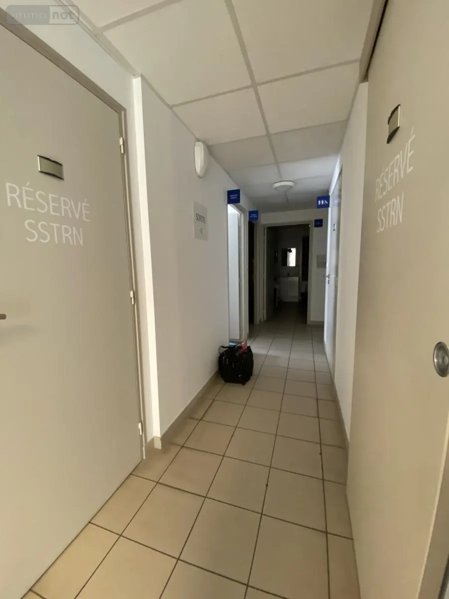 Location fonds et murs commerciaux Saint-Philbert-de-Grand-Lieu 44310 Loire-Atlantique 44 147 m2 990 euros 44039-L323 001