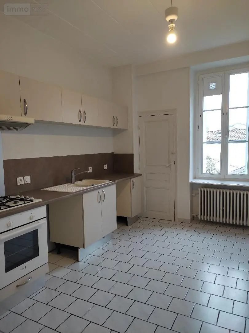 Location appartement Bourg-en-Bresse 01000 Ain 01 94 m2 4 pièces 890 euros 01065-L417 001