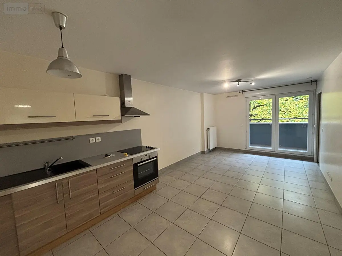 Location appartement Rennes 35000 Ille-et-Vilaine 35 40 m2 2 pièces 623 euros 001-2640 001