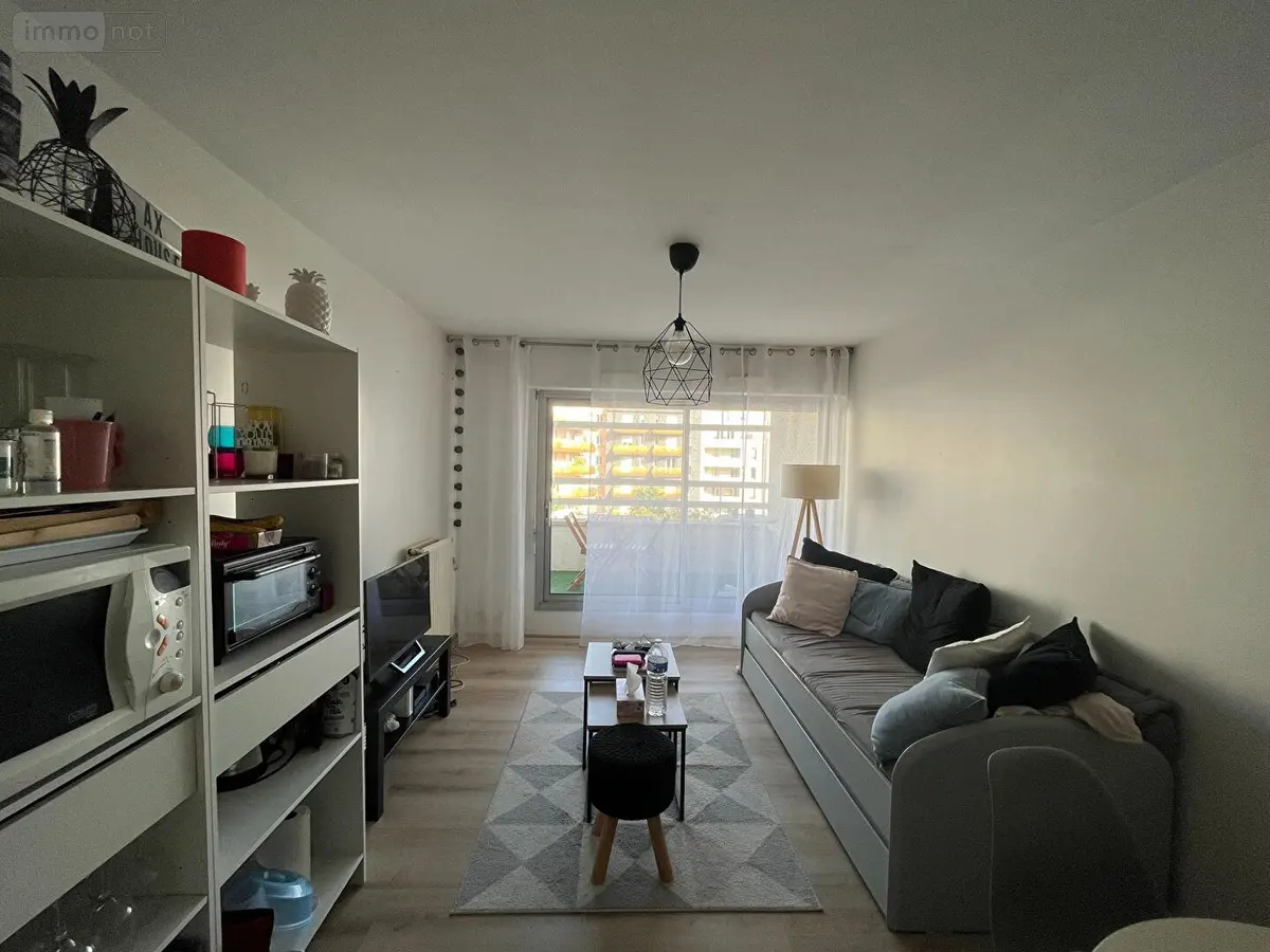 Location appartement Rennes 35000 Ille-et-Vilaine 35 35 m2 2 pièces 687 euros 001-266 001