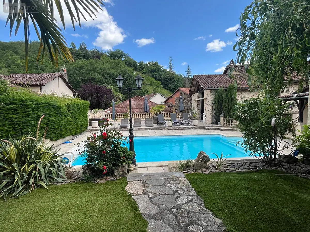 Maison a vendre Figeac 46100 Lot 46 260 m2 10 pièces 497400 euros MAIS148 001