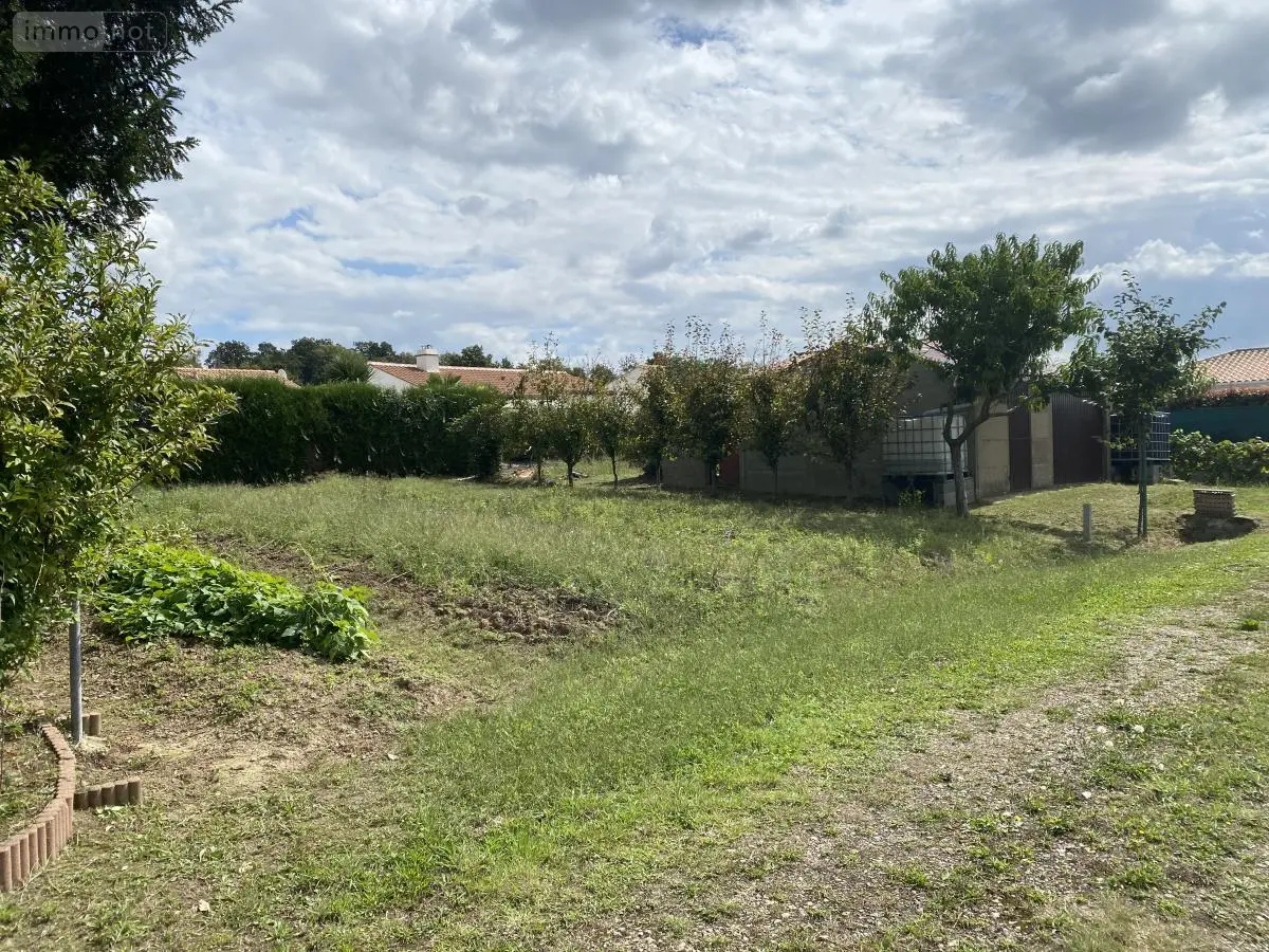 Terrain a batir a vendre Les Achards 85150 Vendée 85 105000 euros 85072-1052 001