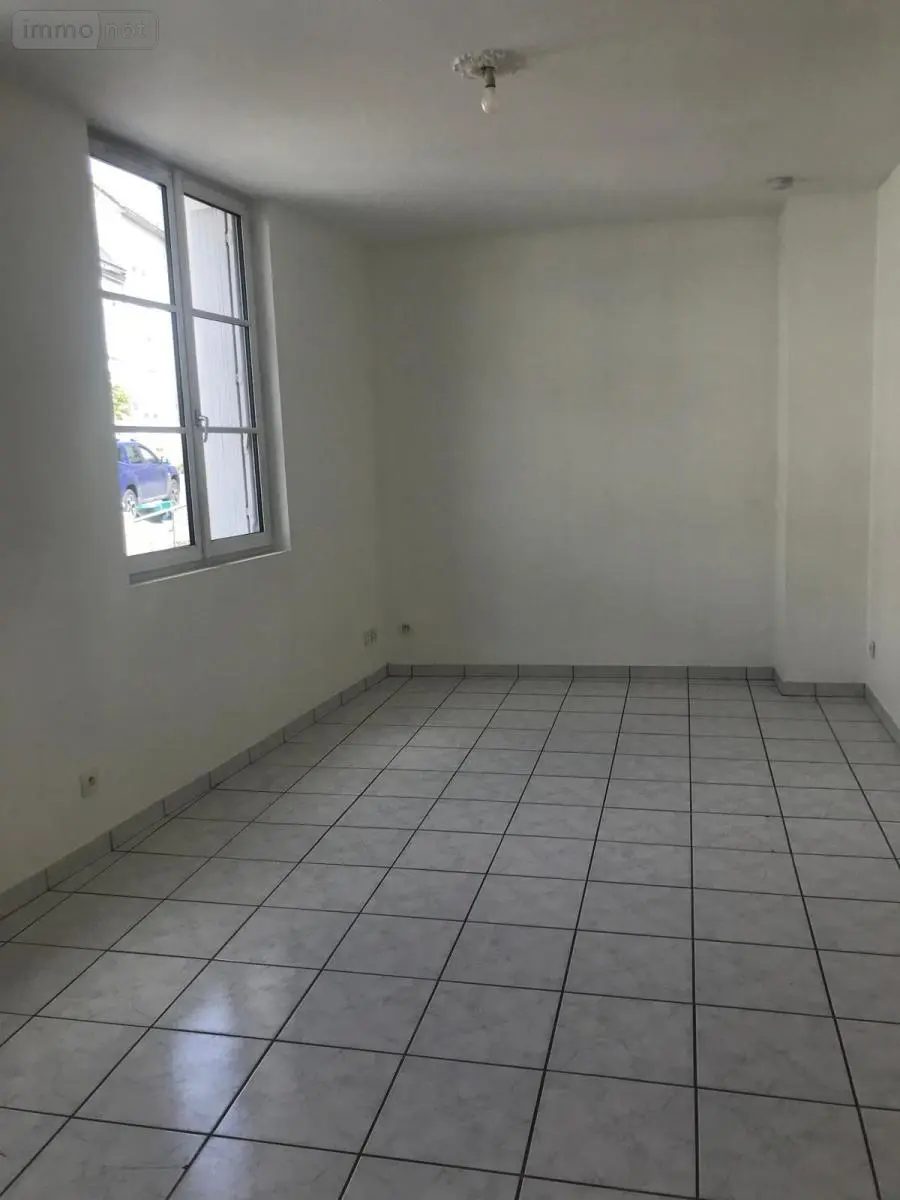 Location appartement Château-Renault 37110 Indre-et-Loire 37 50 m2 480 euros 37007-L446 001