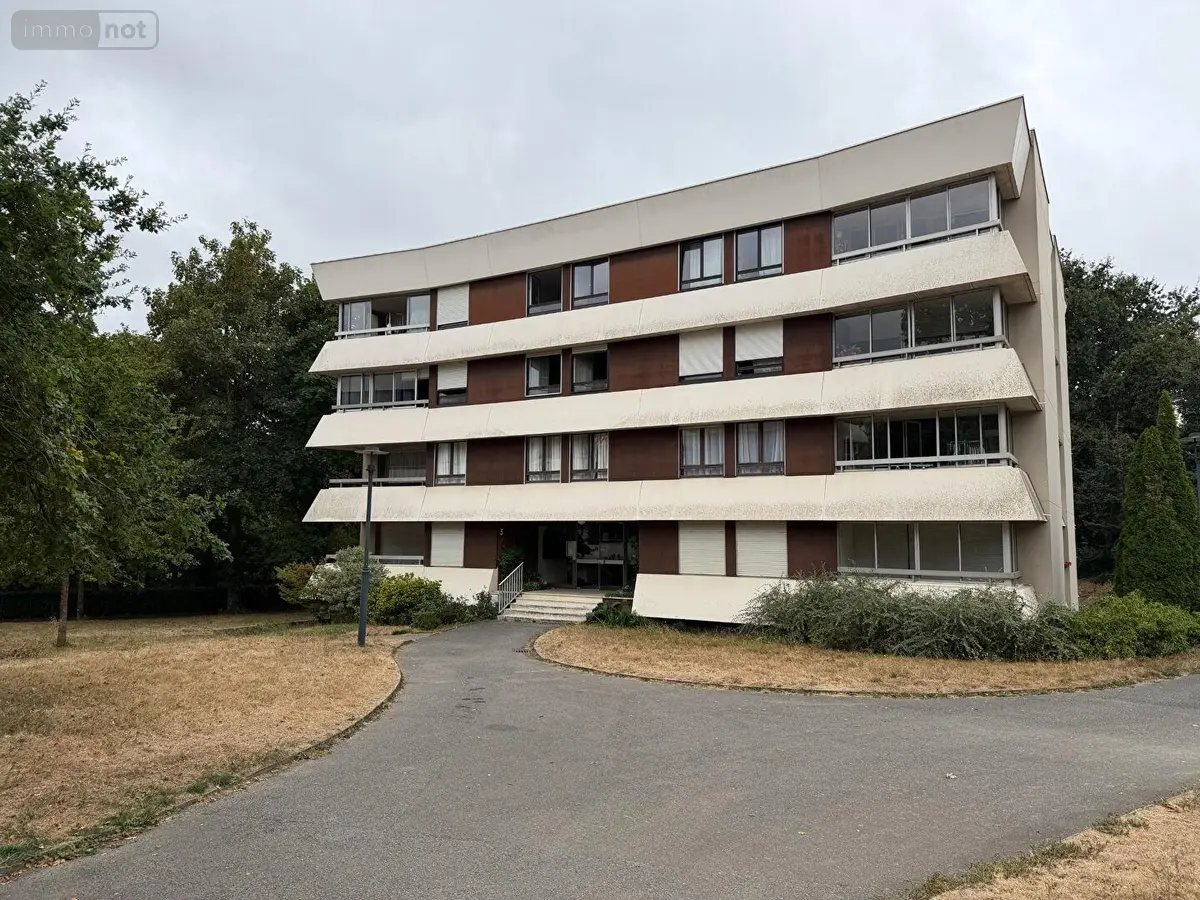 Appartement a vendre Rennes 35200 Ille-et-Vilaine 35 70 m2 3 pièces 147000 euros 048-V1360M 001