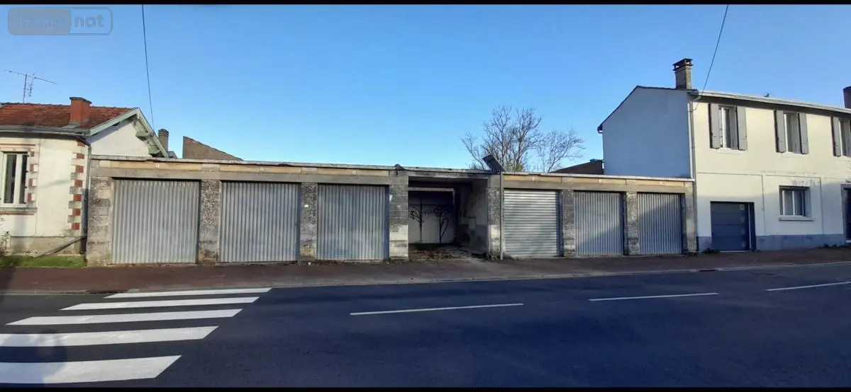 Garage et parking a vendre Saintes 17100 Charente-Maritime 17 90 m2 85000 euros 17111-710 001