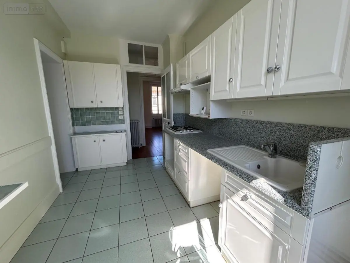 Location appartement Bourg-en-Bresse 01000 Ain 01 91 m2 4 pièces 830 euros 01065-L391 001