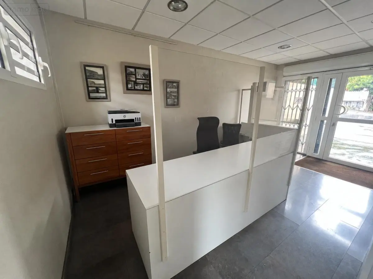 Fonds et murs commerciaux a vendre Le Tampon 97418 La Réunion 974 95 m2 5 pièces 299500 euros 97411-381 001
