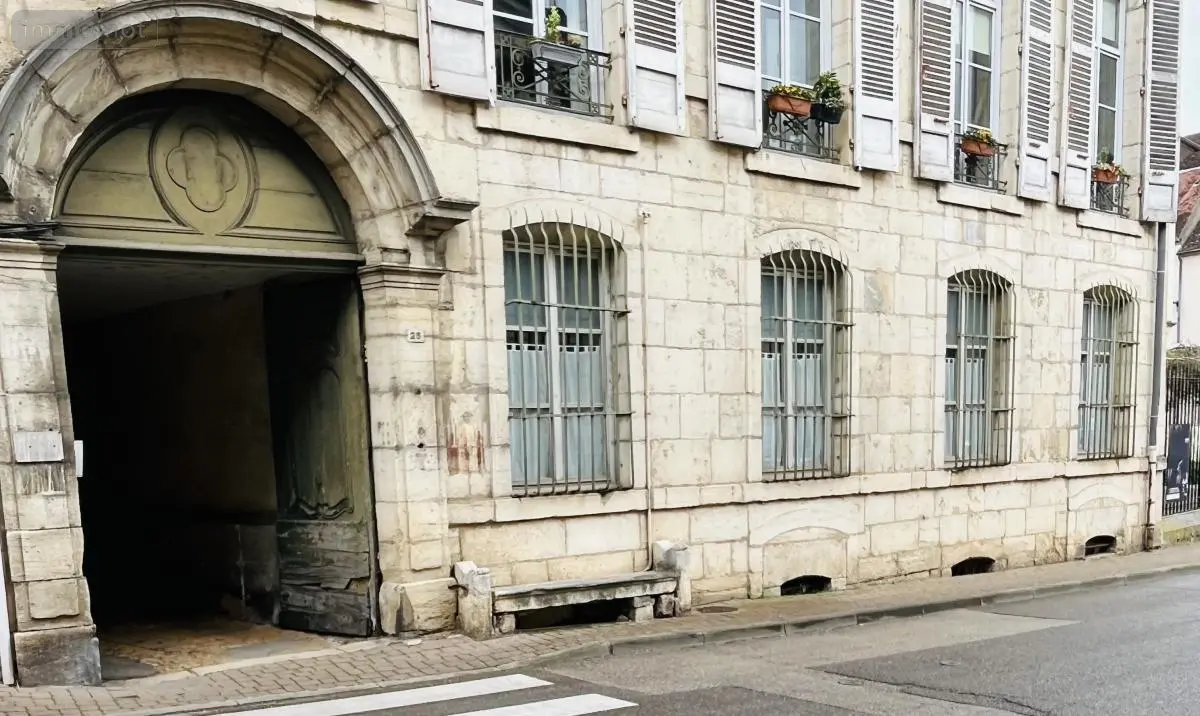 Fonds et murs commerciaux a vendre Dole 39100 Jura 39 153 m2 190000 euros 39033-2536 001