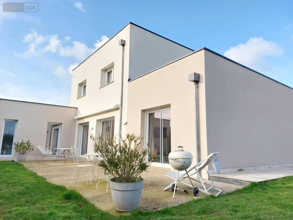 Maison a vendre Cossé-le-Vivien 53230 Mayenne 53 180 m2 8 pièces 327600 euros 53032-1018 001