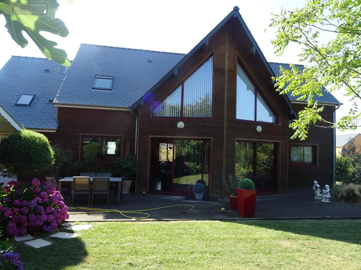 Maison a vendre Saint-Berthevin 53940 Mayenne 53 155 m2 397400 euros 53079-1387 001