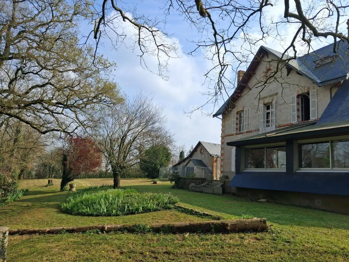 Maison a vendre Montrevault-sur-Èvre 49110 Maine-et-Loire 49 250 m2 9 pièces 354900 euros 49055-89 001