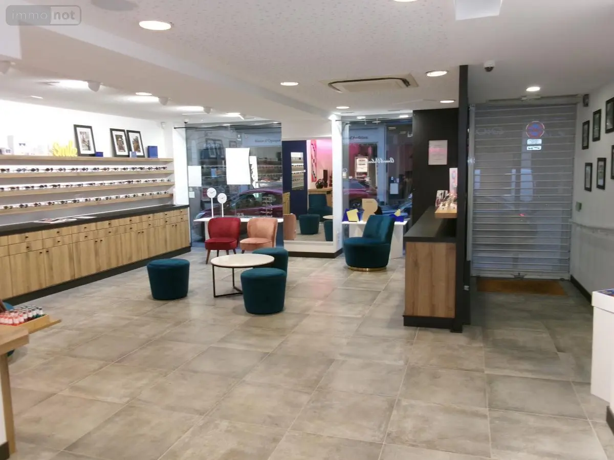 Location fonds et murs commerciaux Béthune 62400 Pas-de-Calais 62 196 m2 3700 euros 62023-L1412 001