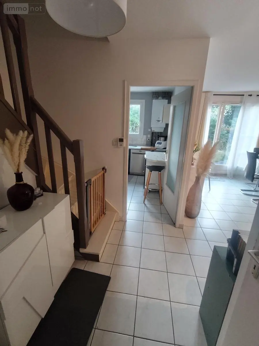Location appartement Bourg-en-Bresse 01000 Ain 01 83 m2 886 euros 01083-L172 001