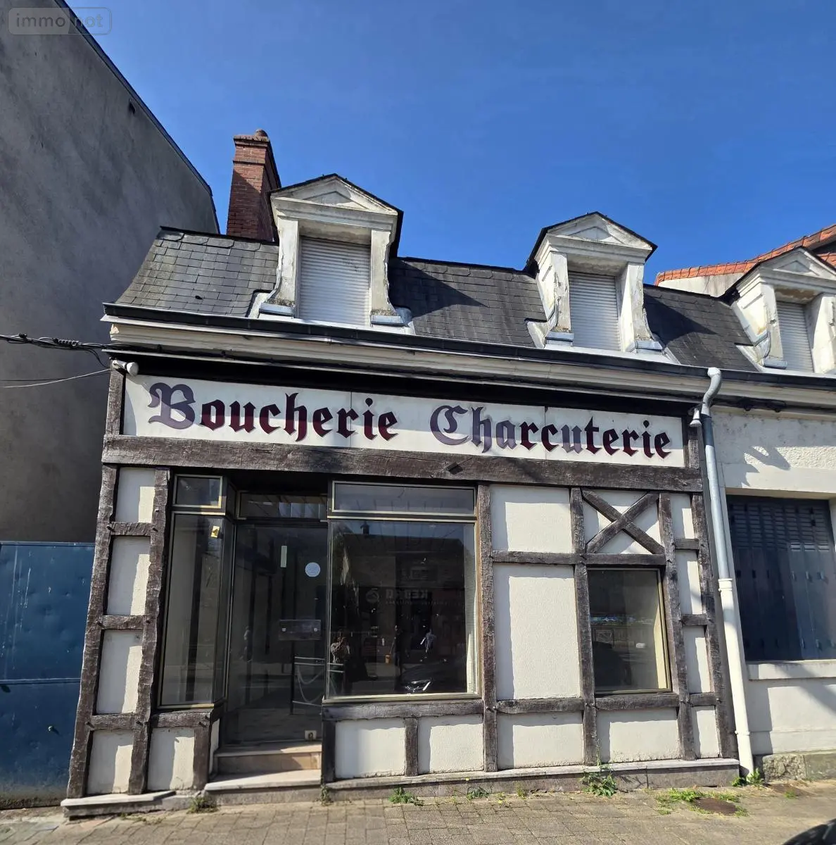 Immeuble de rapport a vendre Vierzon 18100 Cher 18 236 m2 85760 euros 18058-113 001