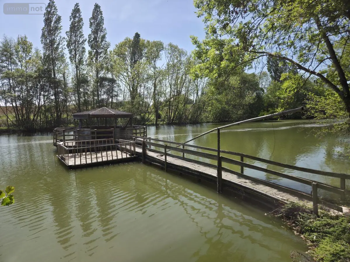 Terrains de loisirs bois etangs a vendre La Roche-Neuville 53200 Mayenne 53 95700 euros 53073-1758 001