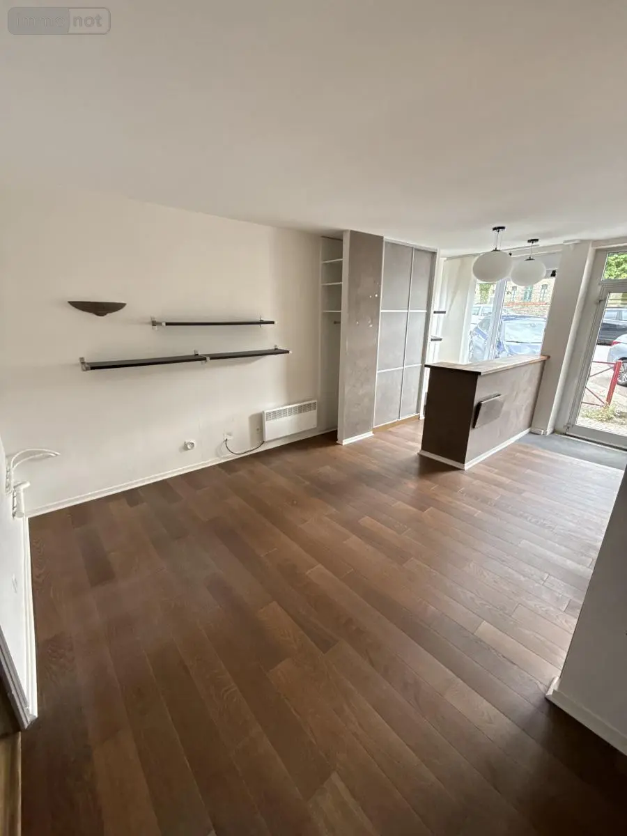 Location fonds et murs commerciaux Bourg-des-Comptes 35890 Ille-et-Vilaine 35 40 m2 3 pièces 500 euros 35024-L268 001