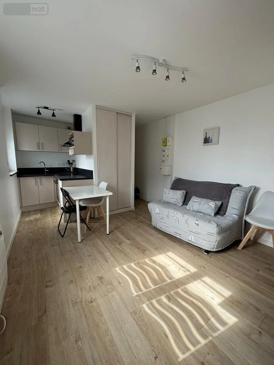 Location appartement Saint-Malo 35400 Ille-et-Vilaine 35 27 m2 570 euros 35084-L273 001