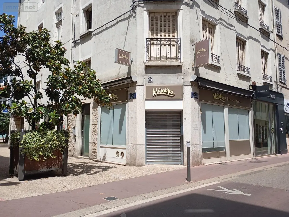 Location fonds et murs commerciaux Bourg-en-Bresse 01000 Ain 01 58 m2 741 euros 01083-L154 001