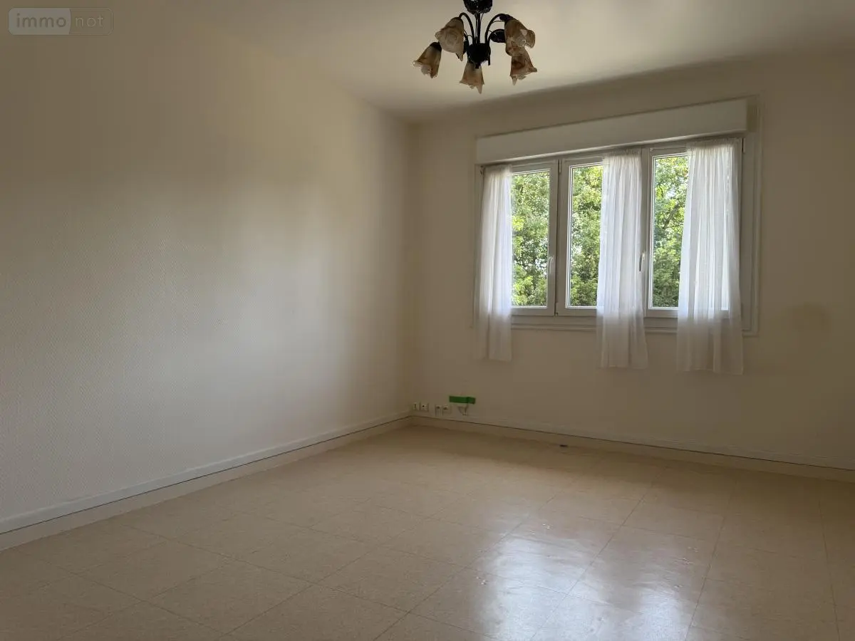 Appartement a vendre Angers 49000 Maine-et-Loire 49 54 m2 3 pièces 136240 euros 49098-1430 001