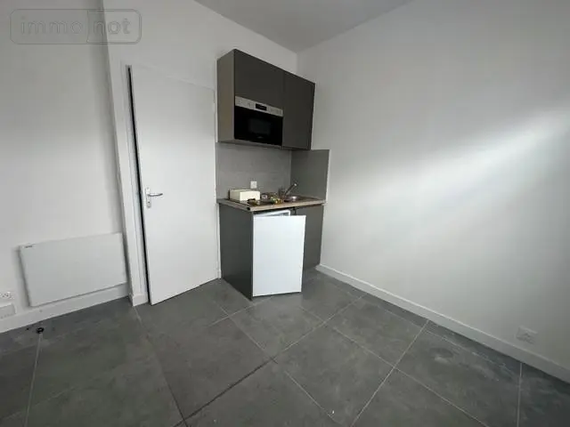 Location appartement Yvetot 76190 Seine-Maritime 76 10 m2 330 euros 76087-L19 001