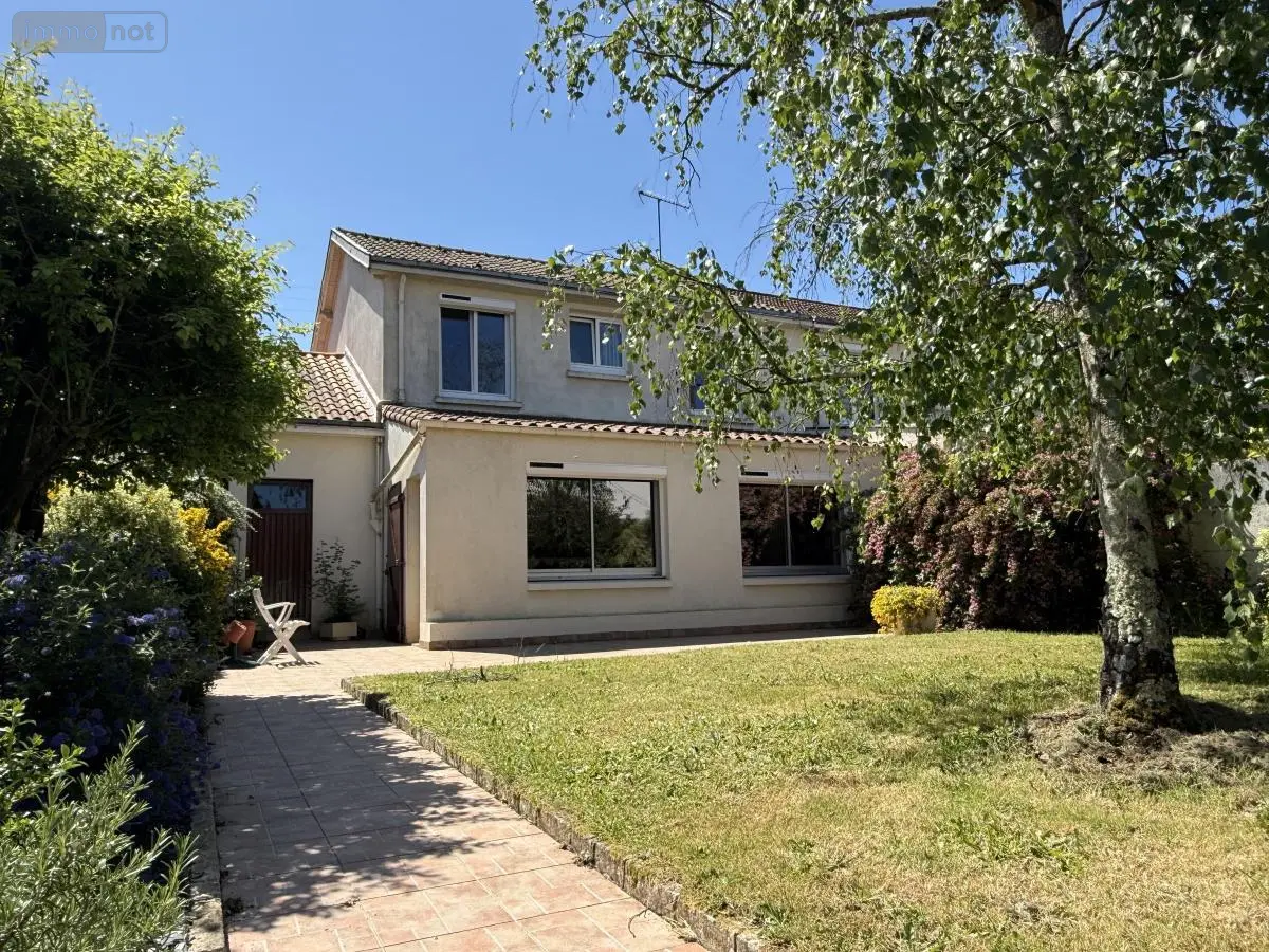 Maison a vendre Cholet 49300 Maine-et-Loire 49 121 m2 6 pièces 178160 euros 49058-1486 001