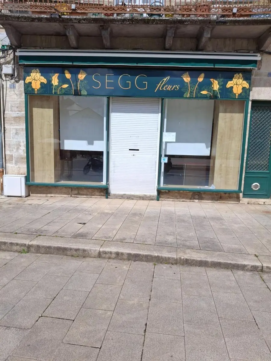 Location fonds et murs commerciaux Cusset 03300 Allier 03 49 m2 884 euros 03019-L89 001